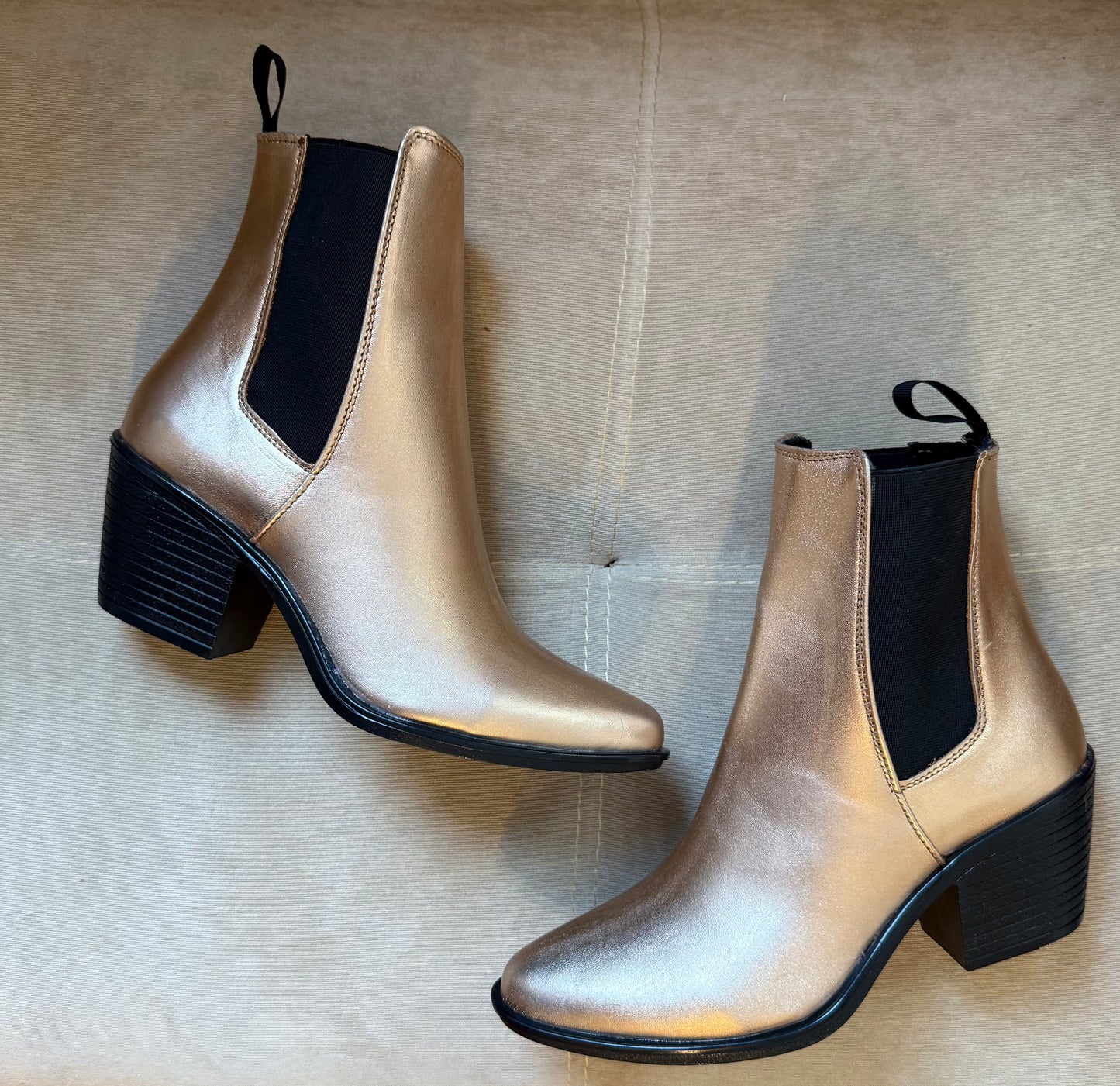 Botín Nora Rose Gold